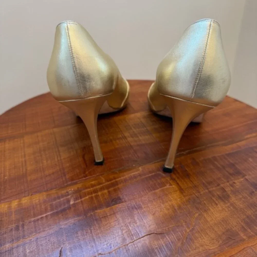 Manolo Blahnik - Picture 2 of 3